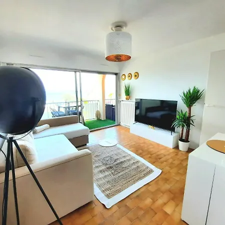 1ere Ligne Piscine Terrasse Au Bord De La Front De Avec 6 Velos *