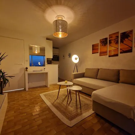 1ere Ligne Piscine Terrasse Au Bord De La Front De Avec 6 Velos Apartment *