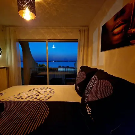 Apartament 1ere Ligne Piscine Terrasse Au Bord De La Front De Avec Velos Palavas-les-Flots