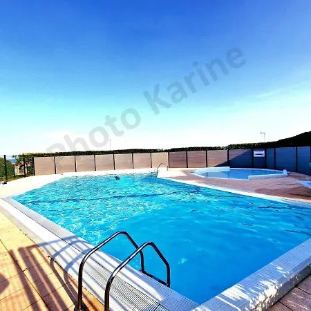 1ere Ligne Piscine Terrasse Au Bord De La Front De Avec Velos