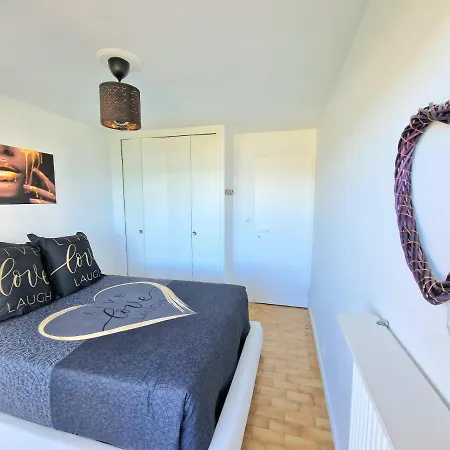 Apartment 1ere Ligne Piscine Terrasse Au Bord De La Front De Avec 6 Velos Palavas-les-Flots