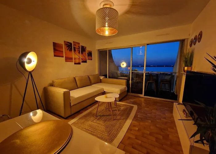 Lägenhet 1ere Ligne Piscine Terrasse Au Bord De La Front De Avec Velos *