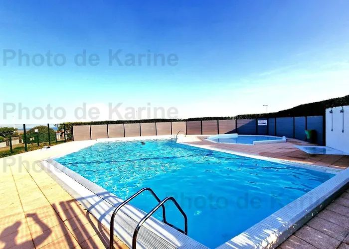 Lägenhet 1ere Ligne Piscine Terrasse Au Bord De La Front De Avec Velos *
